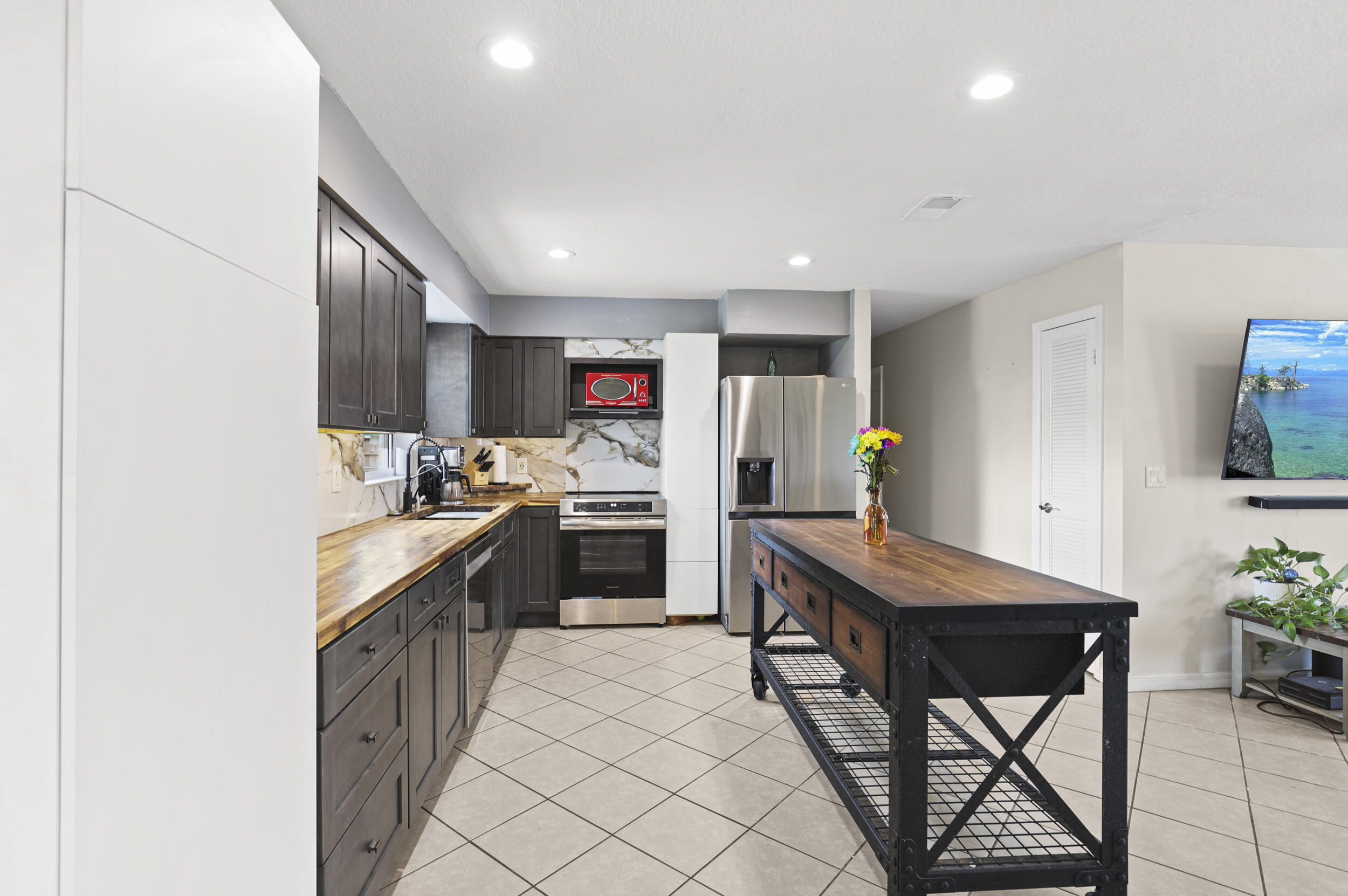 CORAL GARDENS - Residential