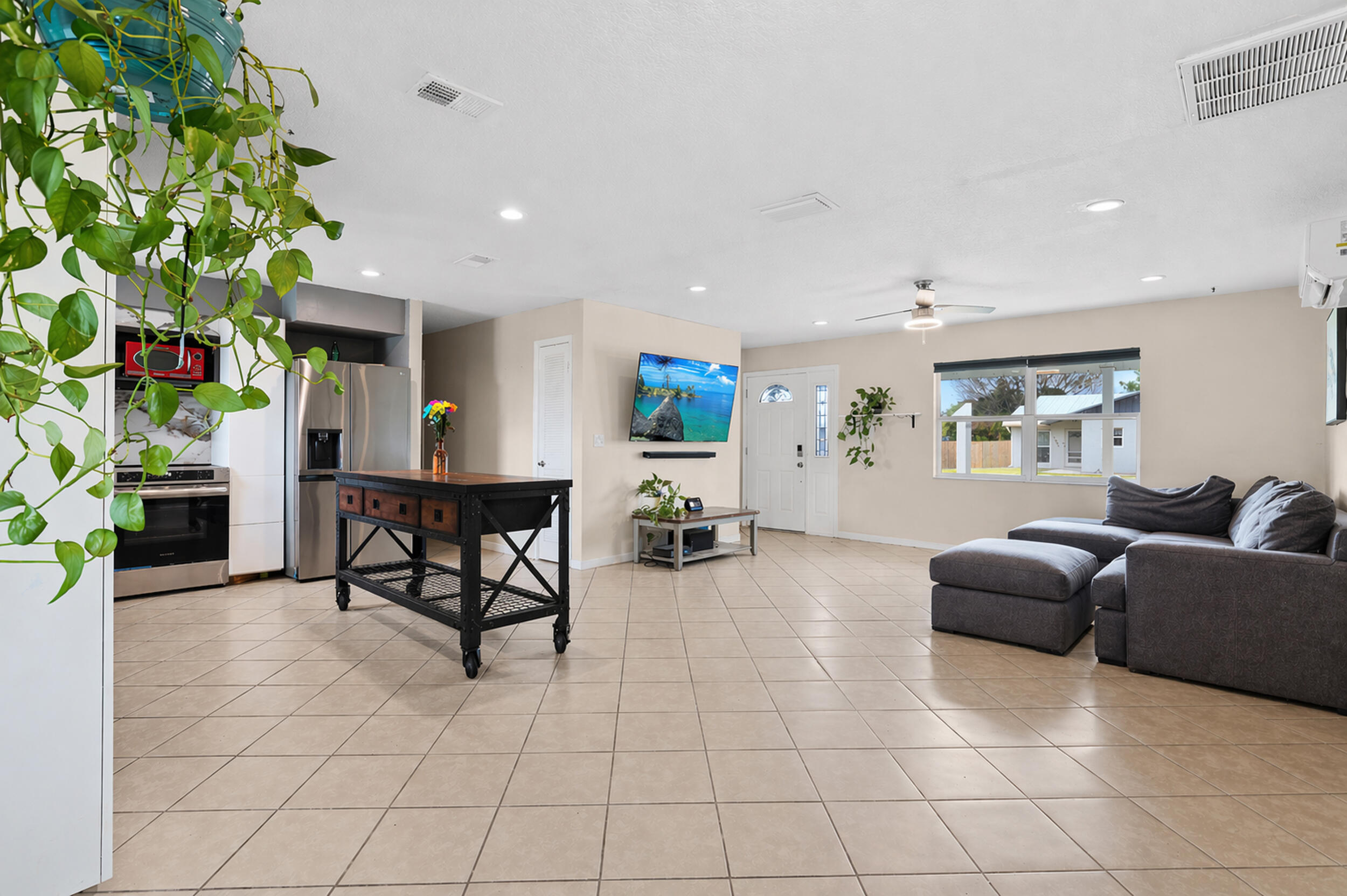 CORAL GARDENS - Residential