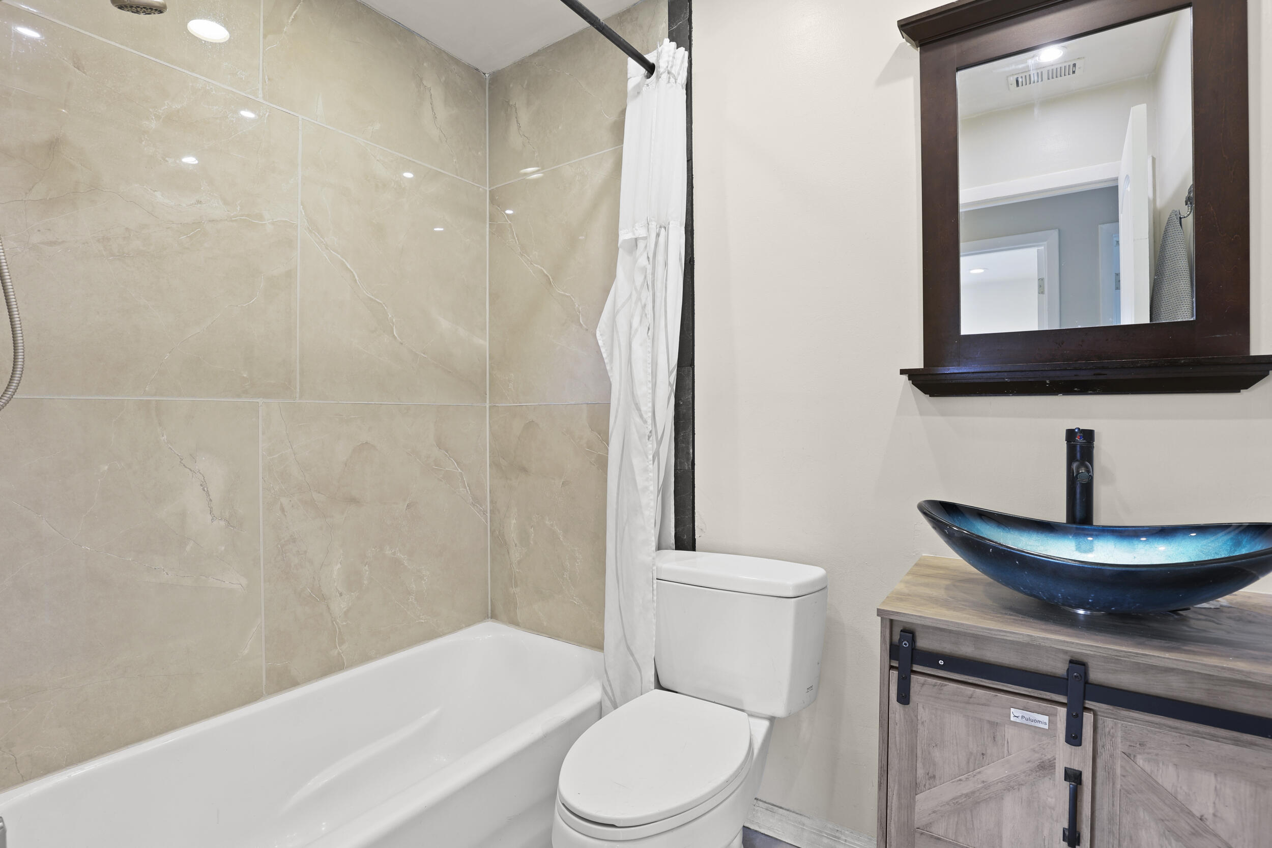 CORAL GARDENS - Residential