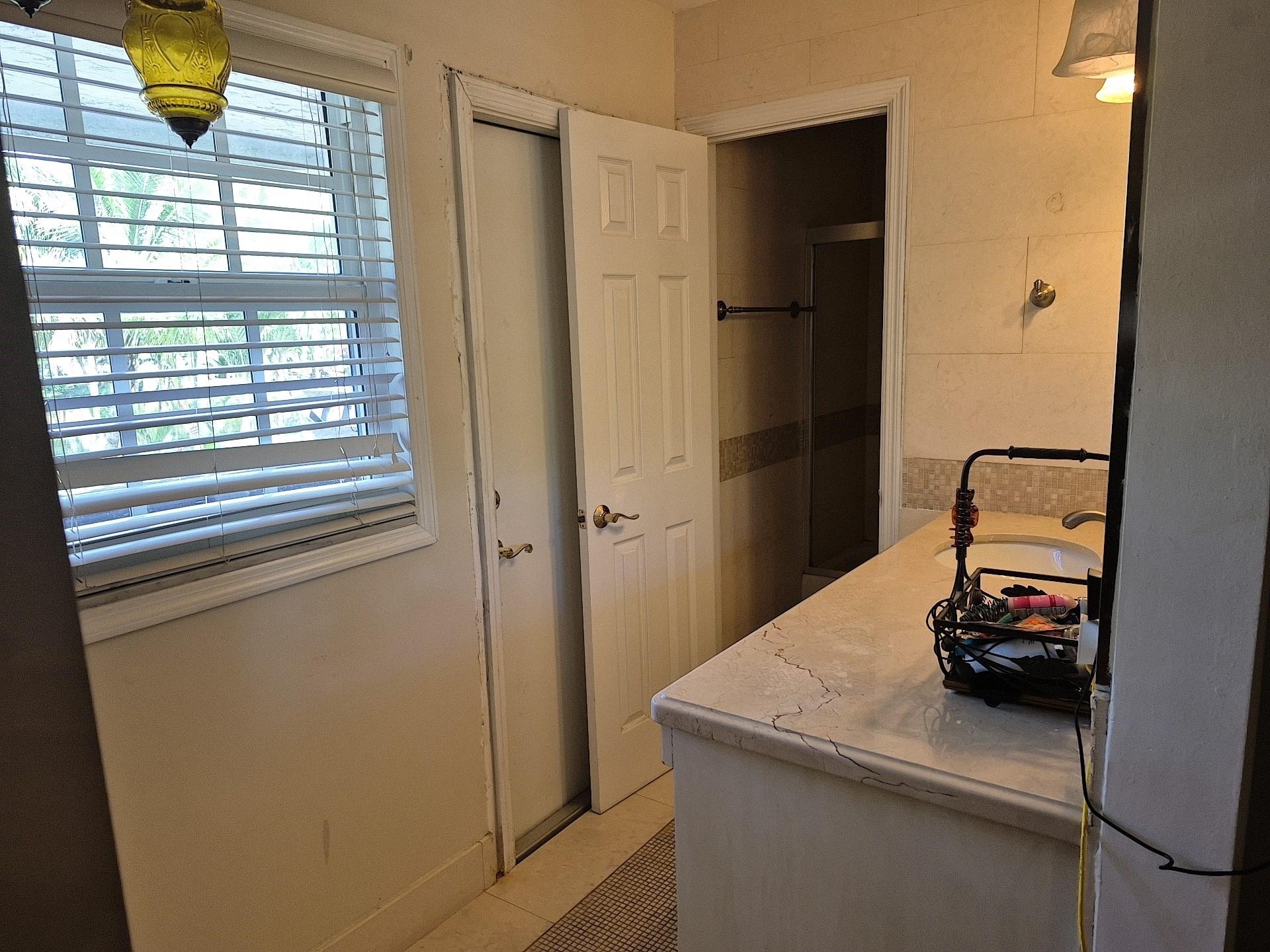 Davie Farmettes 72-10 B - Residential Lease