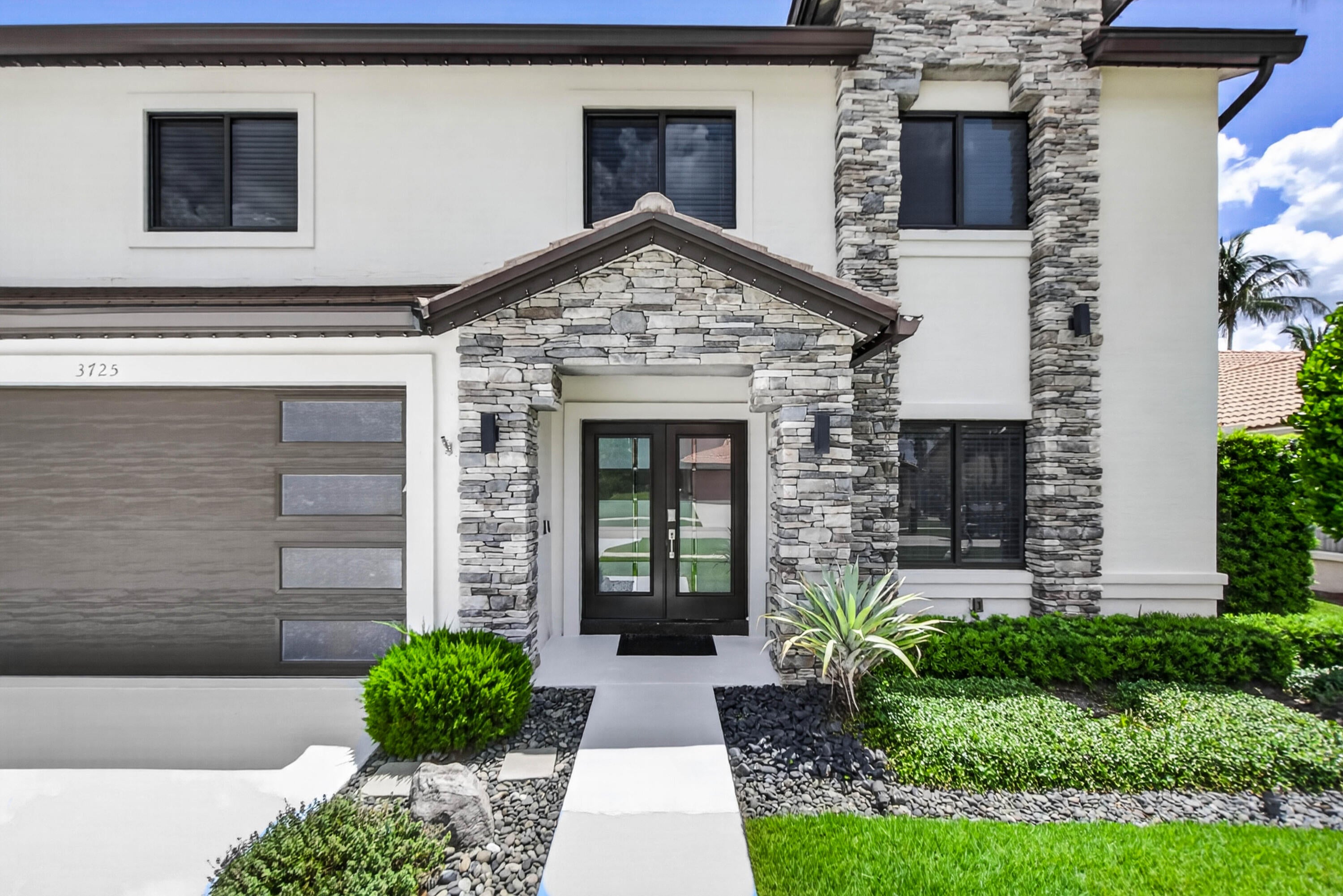 3725 CYPRESS LAKE Drive