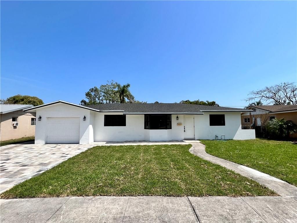 Photo of 3121 Capri Rd, Palm Beach Gardens, FL 33410 (MLS # F10371299)