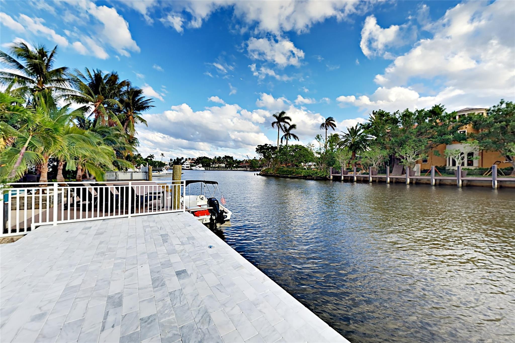 RIO VISTA ISLES - Residential