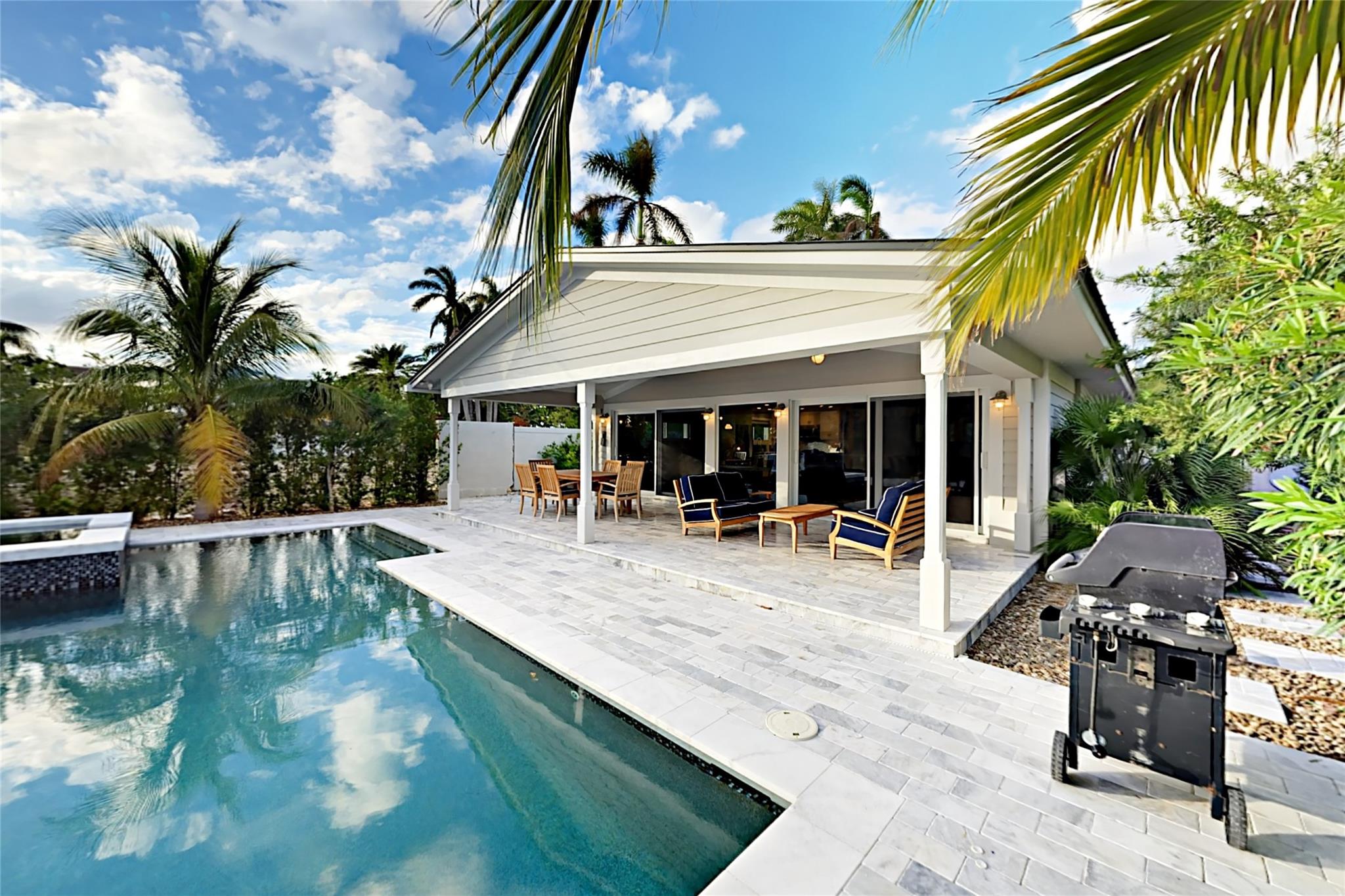 RIO VISTA ISLES - Residential