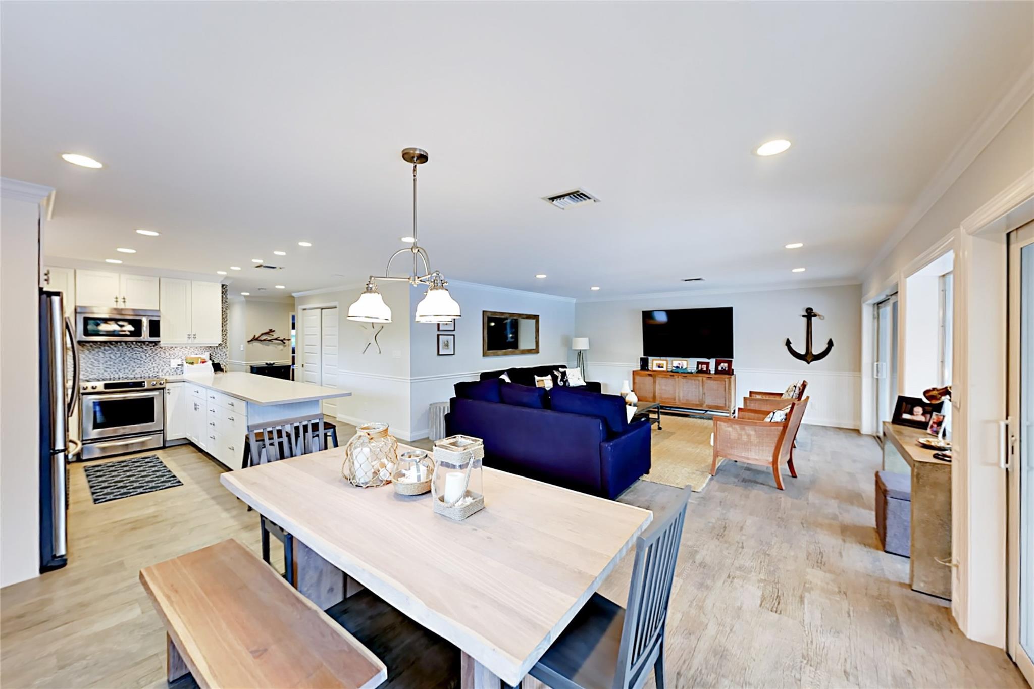 RIO VISTA ISLES - Residential