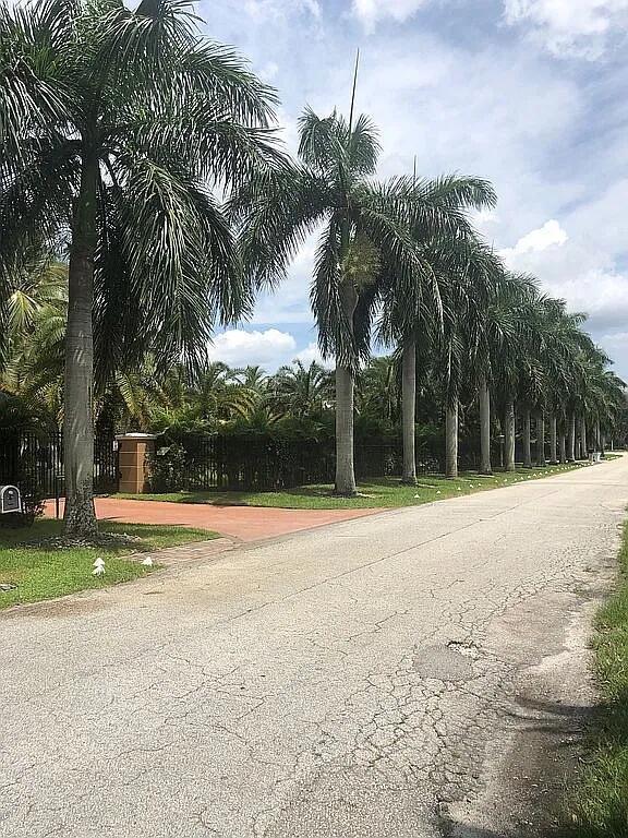 PINE TREE ESTATES - Residential