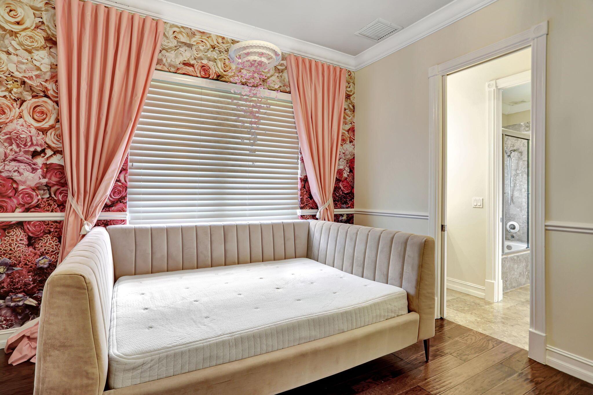 PINE TREE ESTATES - Residential