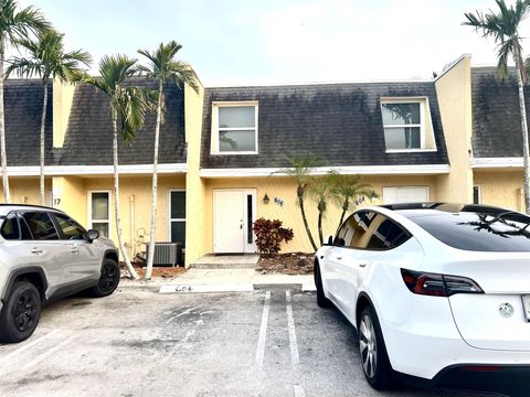 606 SW 1st Street Boynton Beach FL 33435