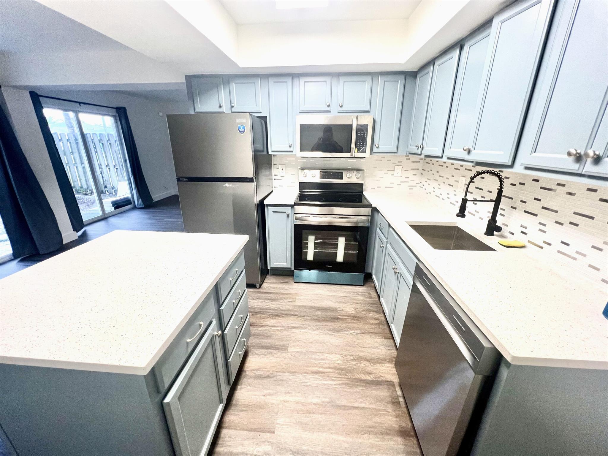 606 SW 1st Street