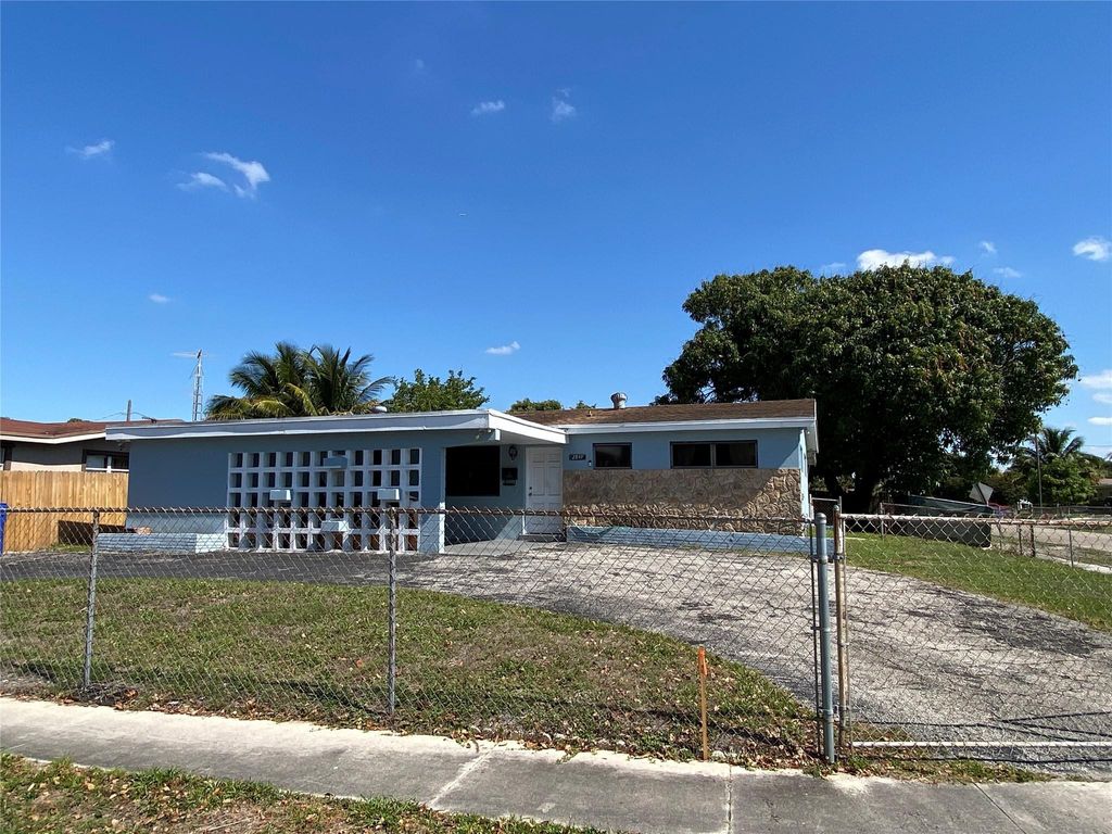 Photo of 2841 SW 6th Street, Fort Lauderdale, FL 33312 (MLS # F10512667)
