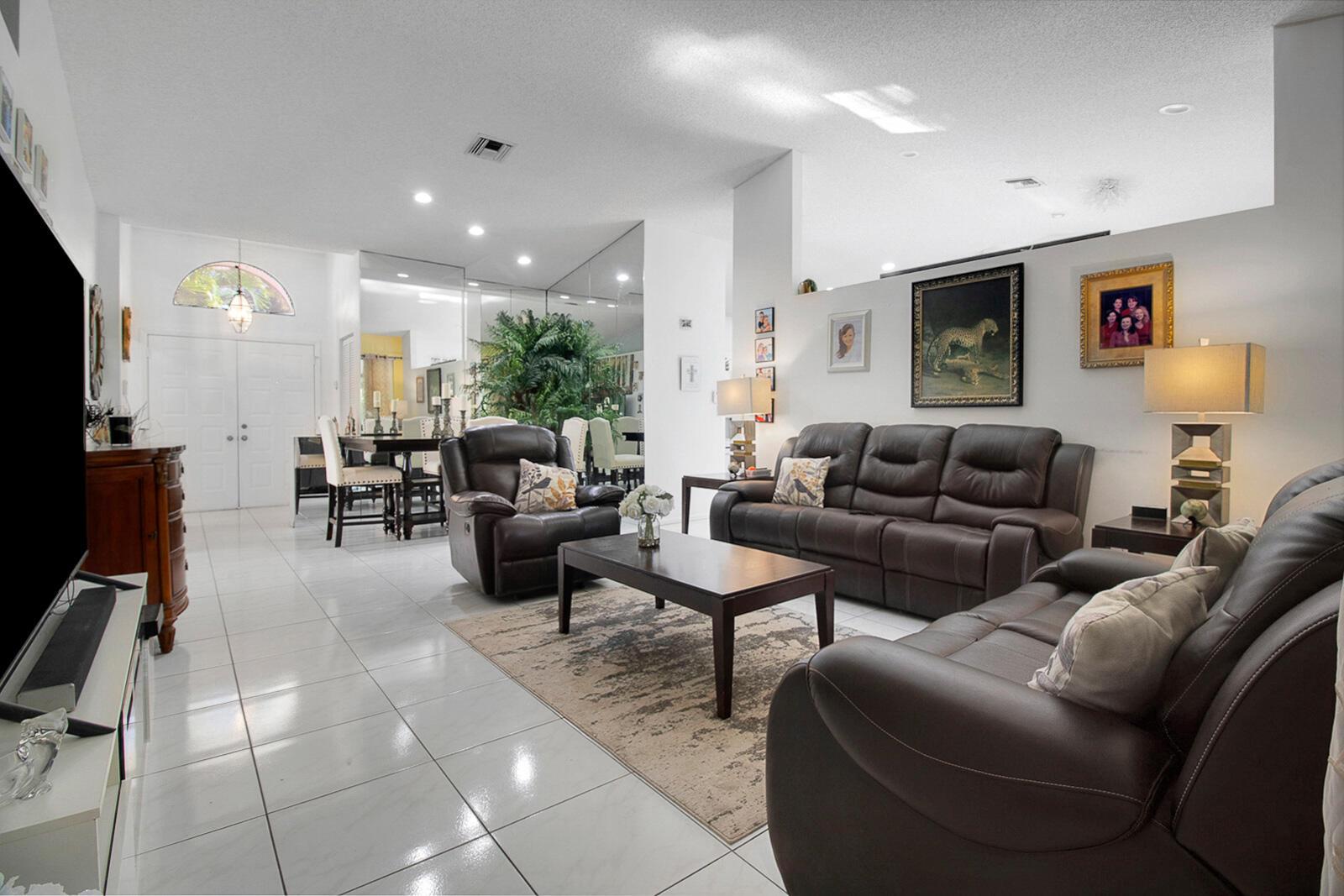 WINDWARD PALM BEACH - Residential