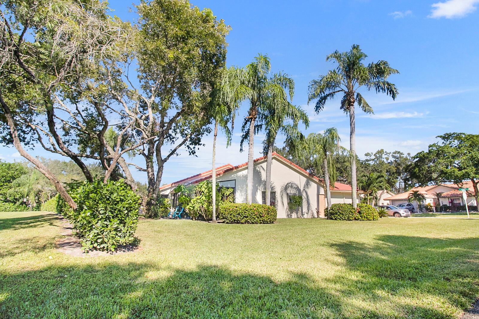 WINDWARD PALM BEACH - Residential