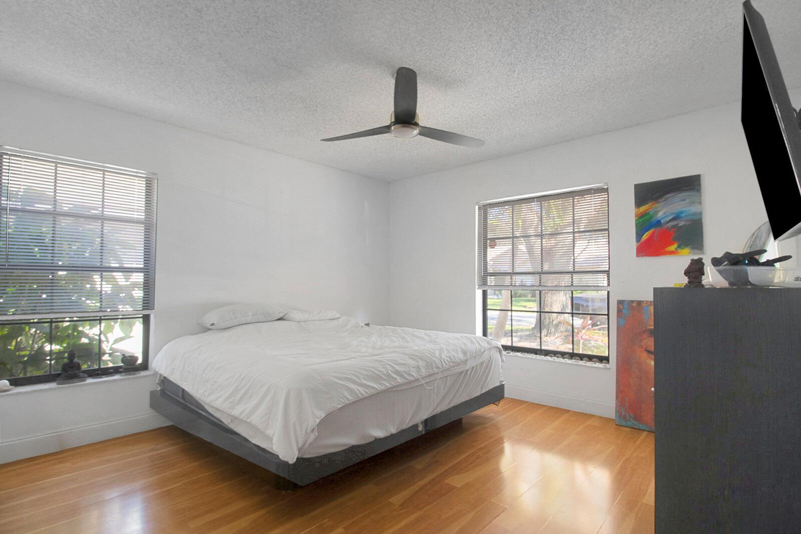 WINDWARD PALM BEACH - Residential