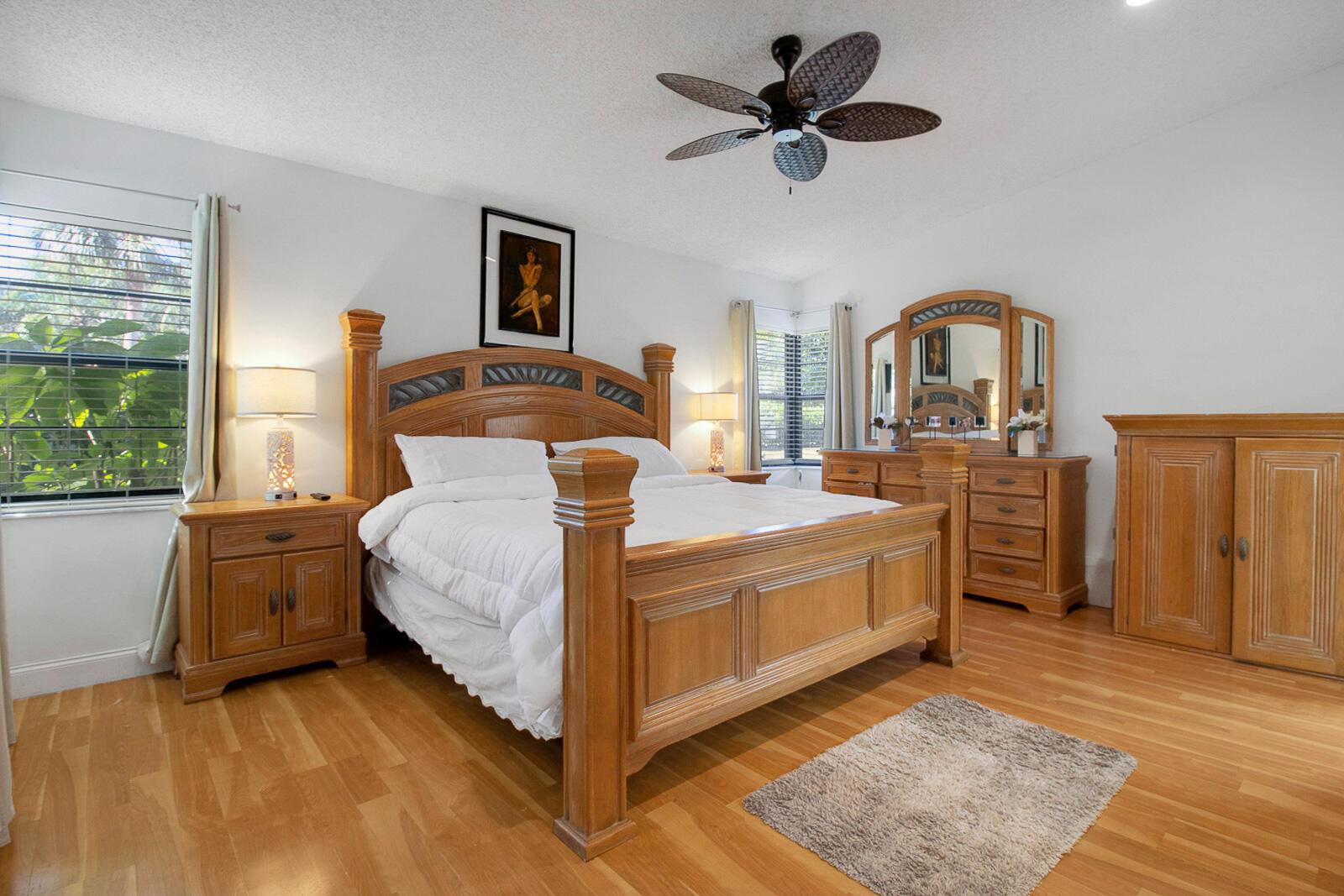 WINDWARD PALM BEACH - Residential