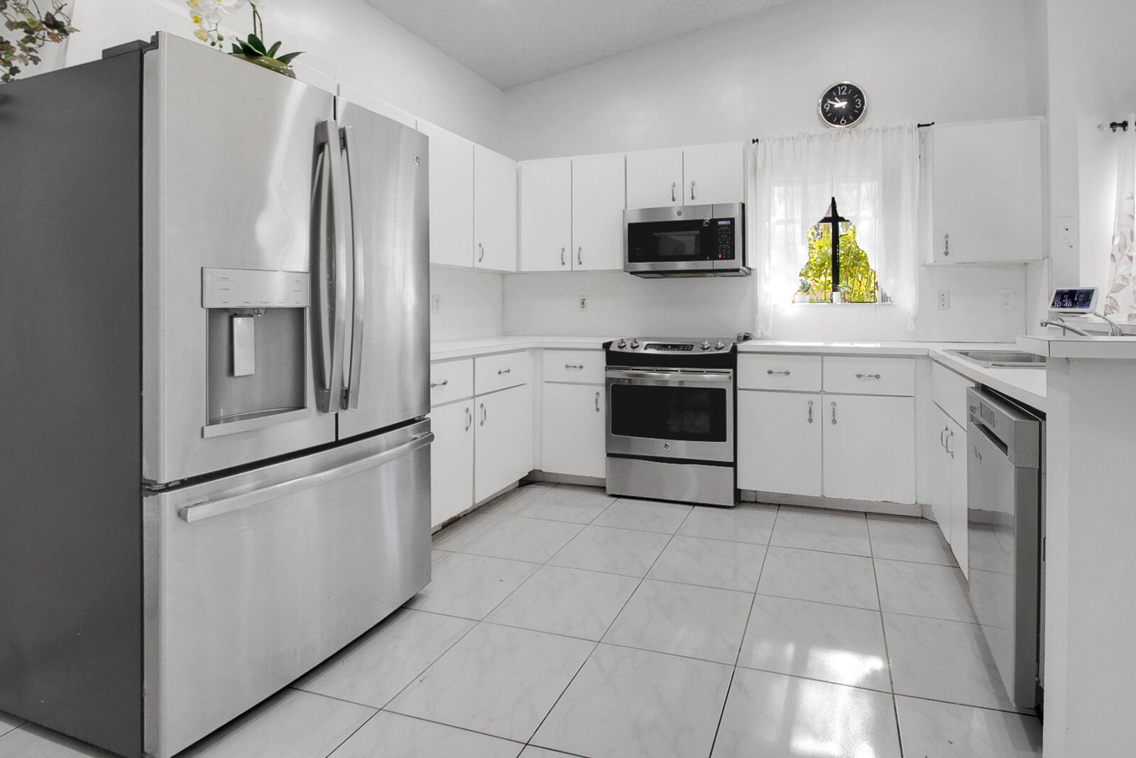 WINDWARD PALM BEACH - Residential