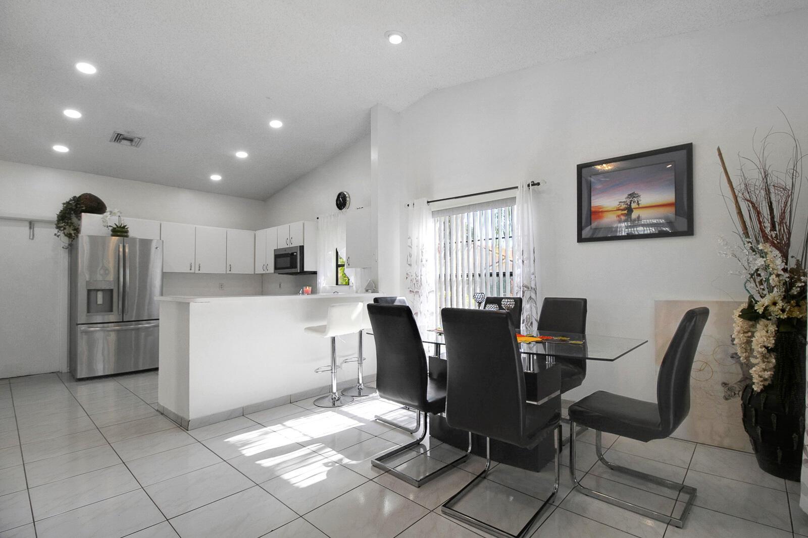 WINDWARD PALM BEACH - Residential