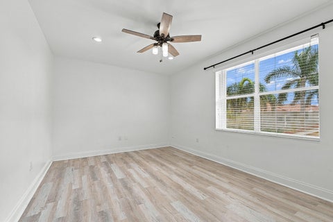 Tiny photo for 1115 PAPAYA Street, Hollywood, FL 33019 (MLS # B26080692)