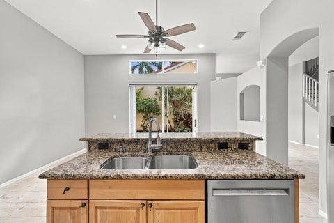 Tiny photo for 1115 PAPAYA Street, Hollywood, FL 33019 (MLS # B26080692)