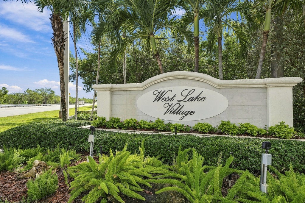 Photo of 1115 PAPAYA Street, Hollywood, FL 33019 (MLS # B26080692)