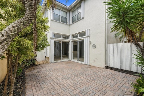 Tiny photo for 1115 PAPAYA Street, Hollywood, FL 33019 (MLS # B26080692)