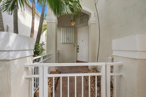 Tiny photo for 1115 PAPAYA Street, Hollywood, FL 33019 (MLS # B26080692)