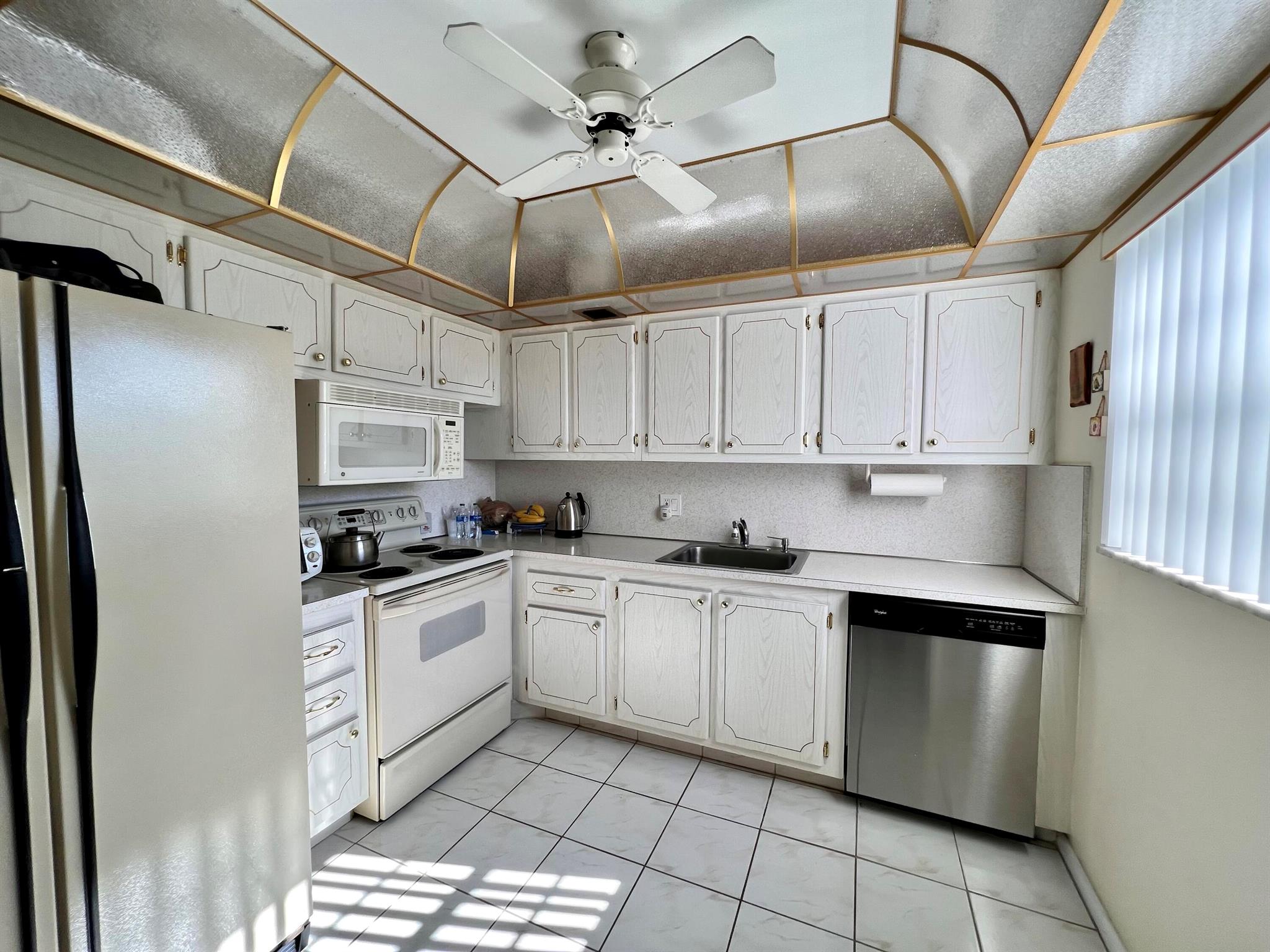 CENTURY VILLAGE - SOMERSET CONDOS - Residential