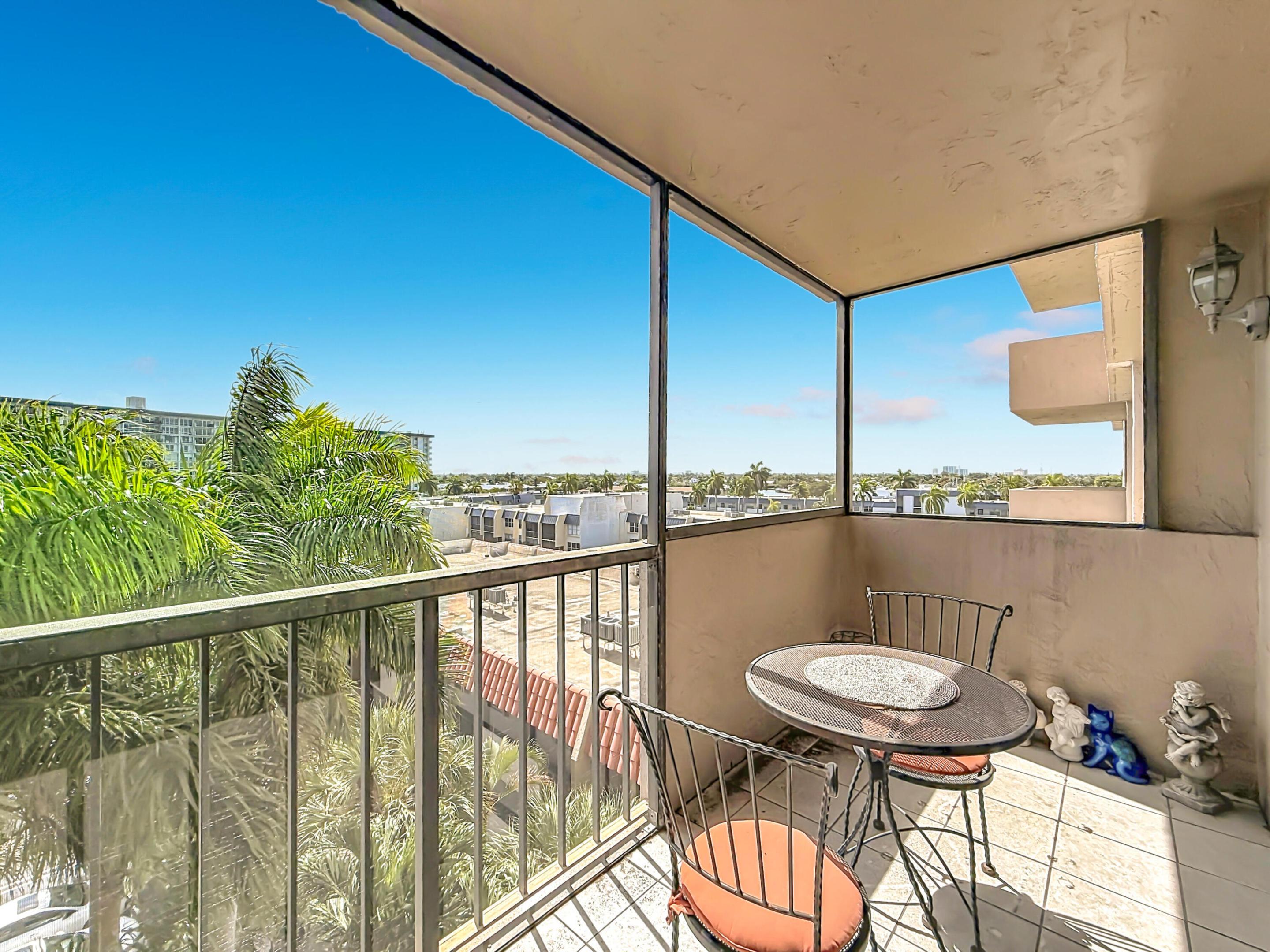 ISLAND CLUB TWO CONDO - Residential