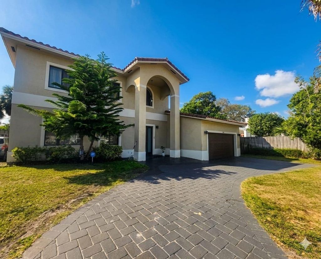 Photo of 1514 Davie Boulevard, Fort Lauderdale, FL 33312 (MLS # B26028688)