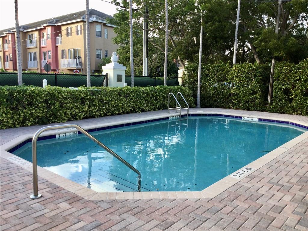 The Grove At Wilton Manor - Residential Lease