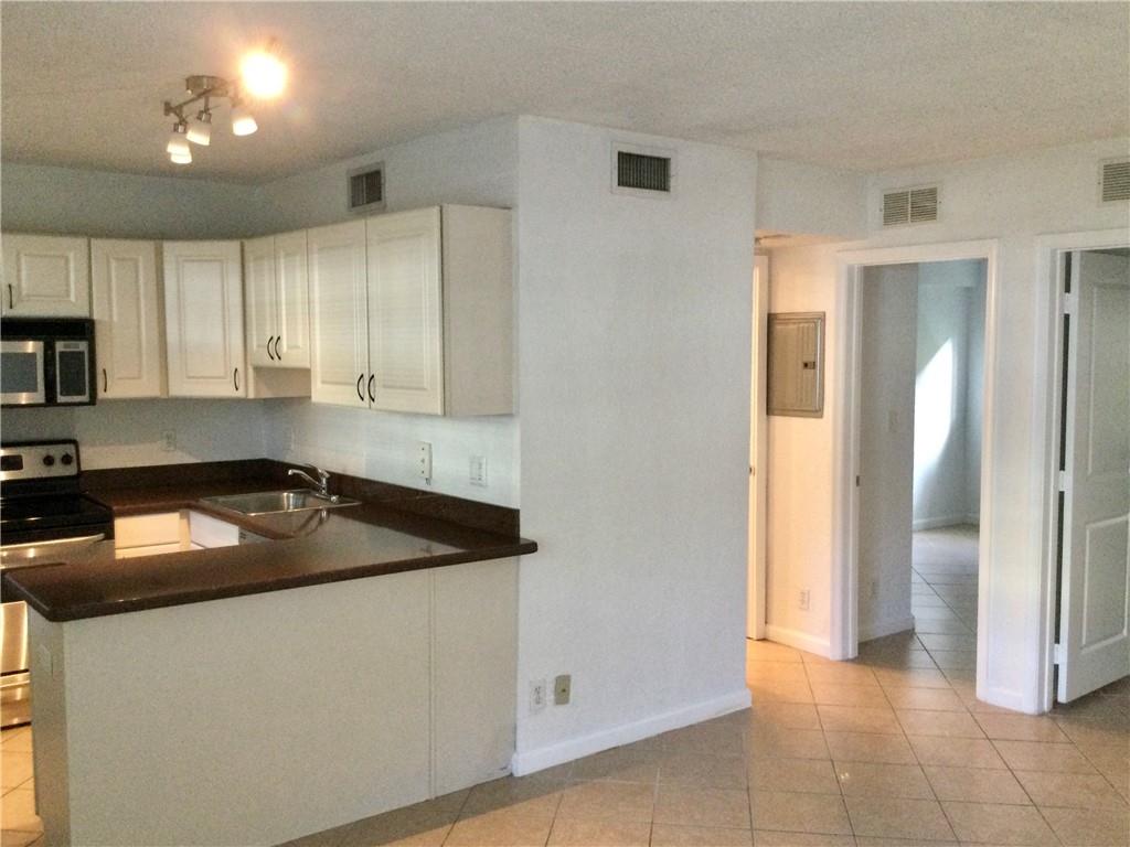 The Grove At Wilton Manor - Residential Lease