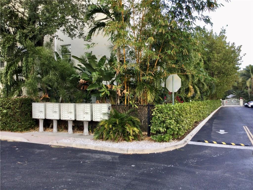 The Grove At Wilton Manor - Residential Lease