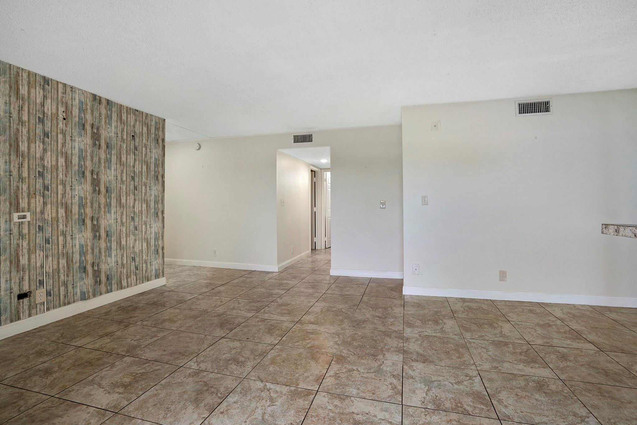 South Palm Place Condo - Residential Lease
