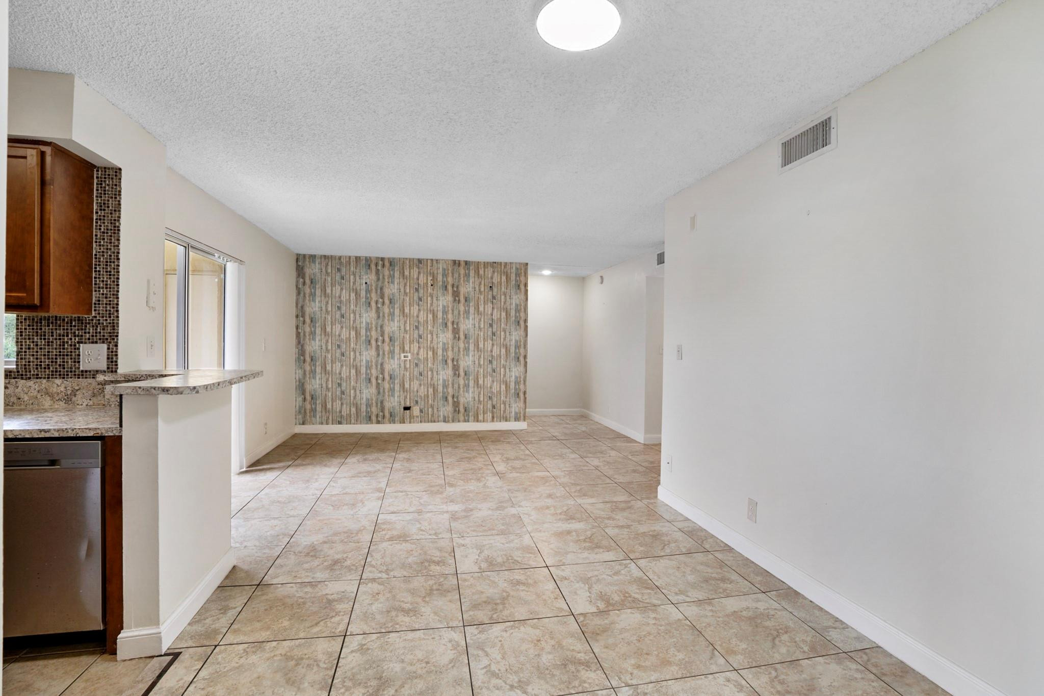 South Palm Place Condo - Residential Lease