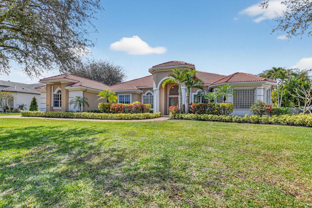 Photo of 893 Forest Glen Lane, Wellington, FL 33414 (MLS # B26000447)