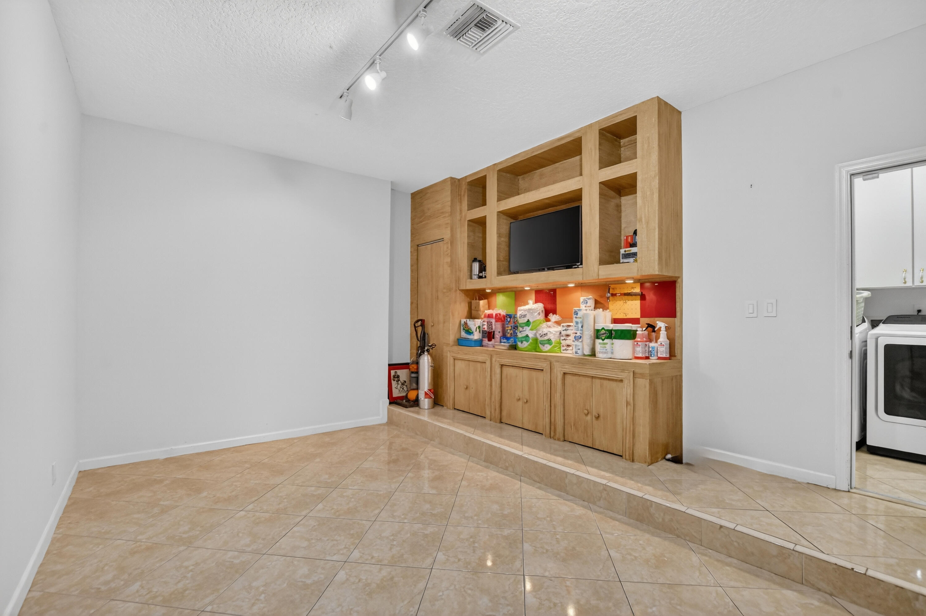 BINKS FOREST OF THE LANDINGS AT WELLINGTON - Residential