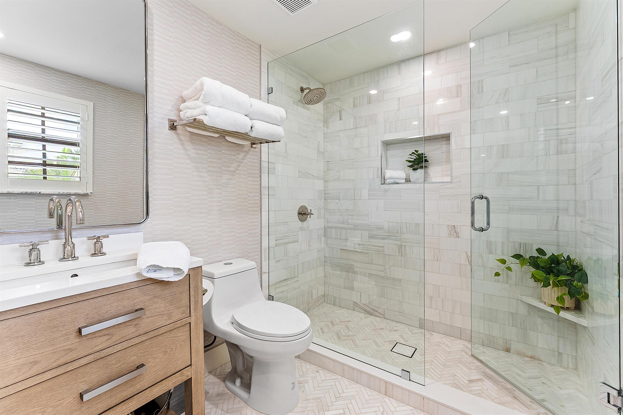 JARDIN DEL MAR COND - Residential