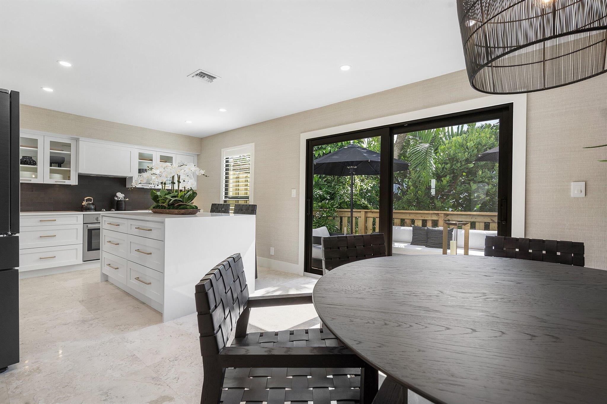 JARDIN DEL MAR COND - Residential