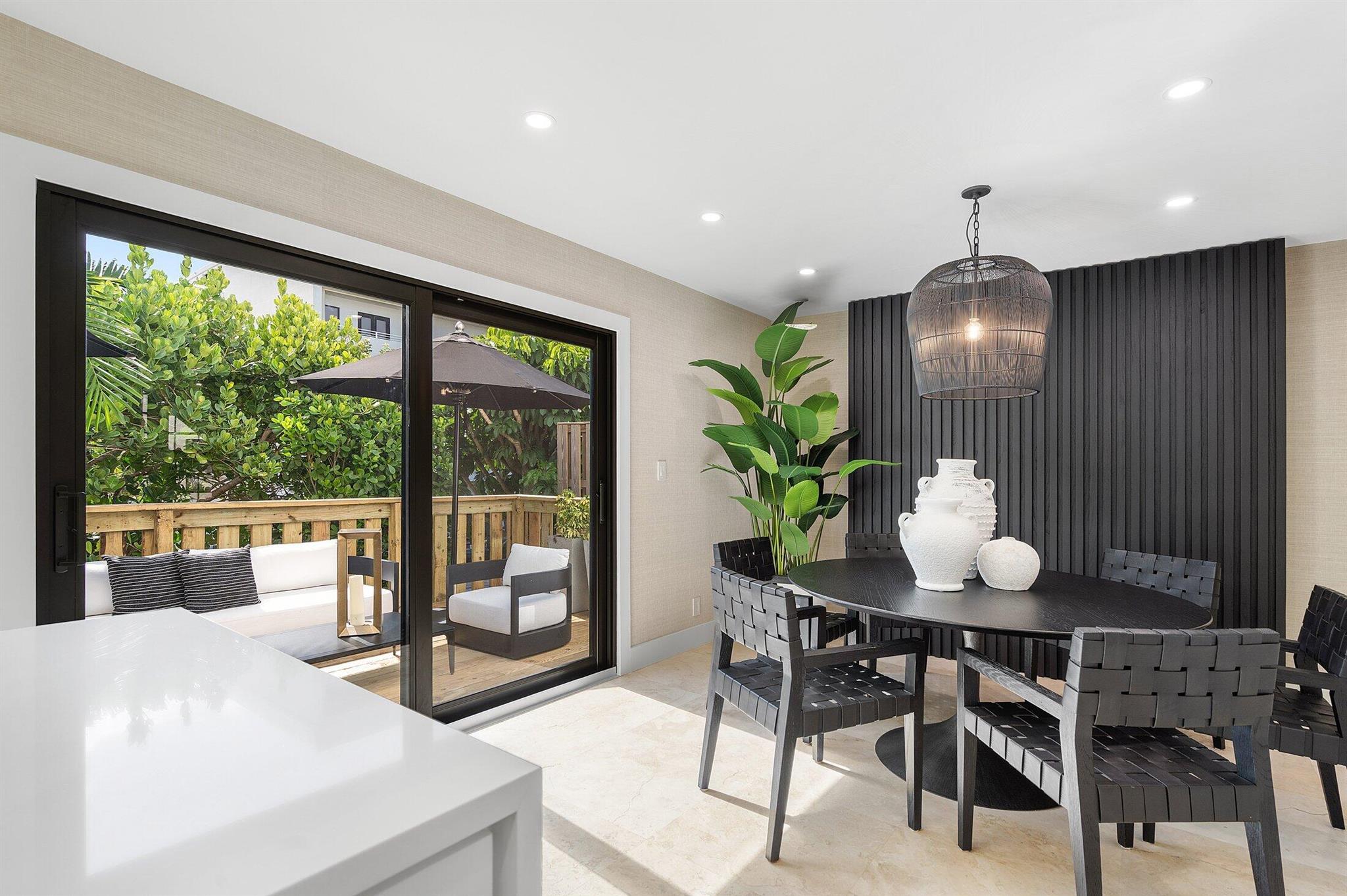 JARDIN DEL MAR COND - Residential