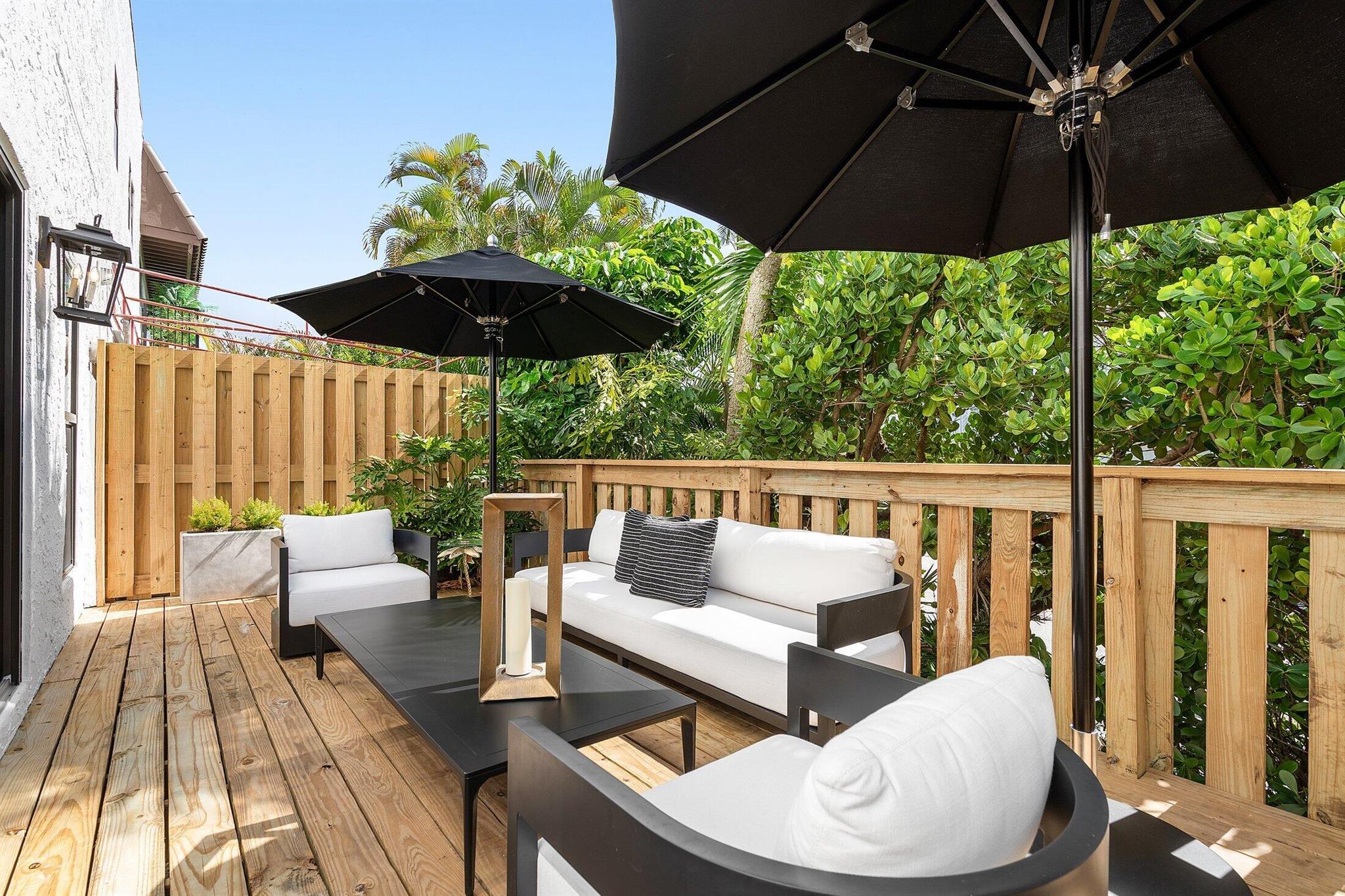 JARDIN DEL MAR COND - Residential