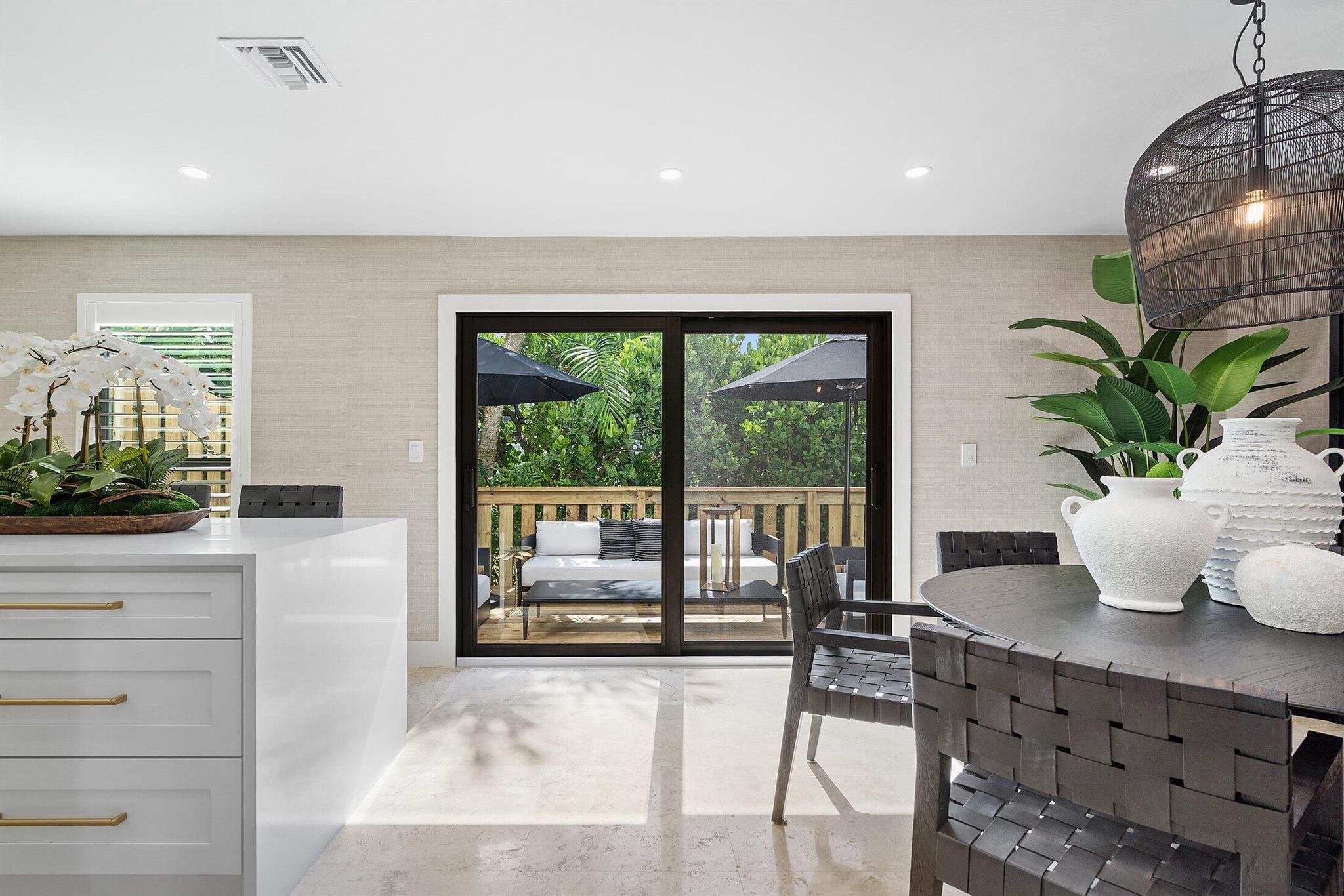 JARDIN DEL MAR COND - Residential