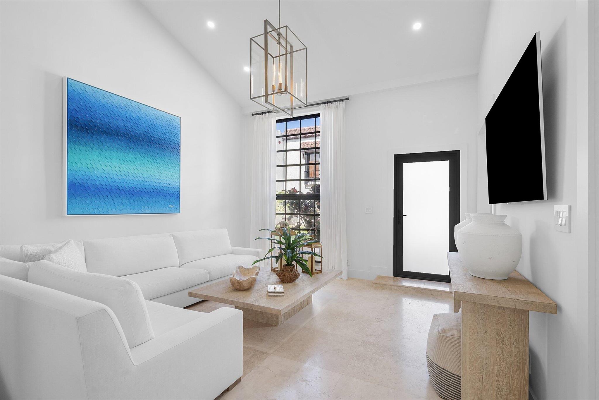 JARDIN DEL MAR COND - Residential