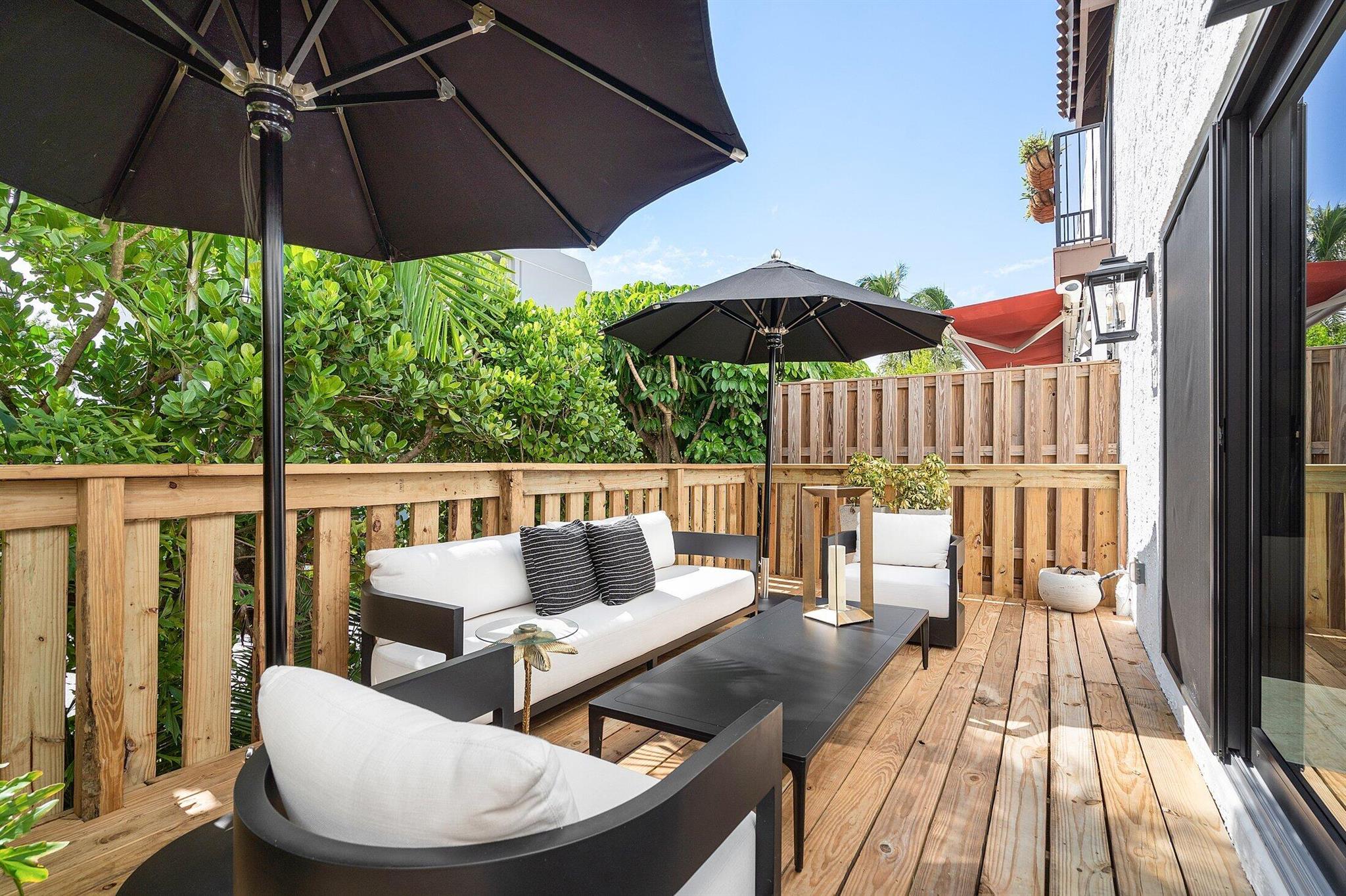 JARDIN DEL MAR COND - Residential