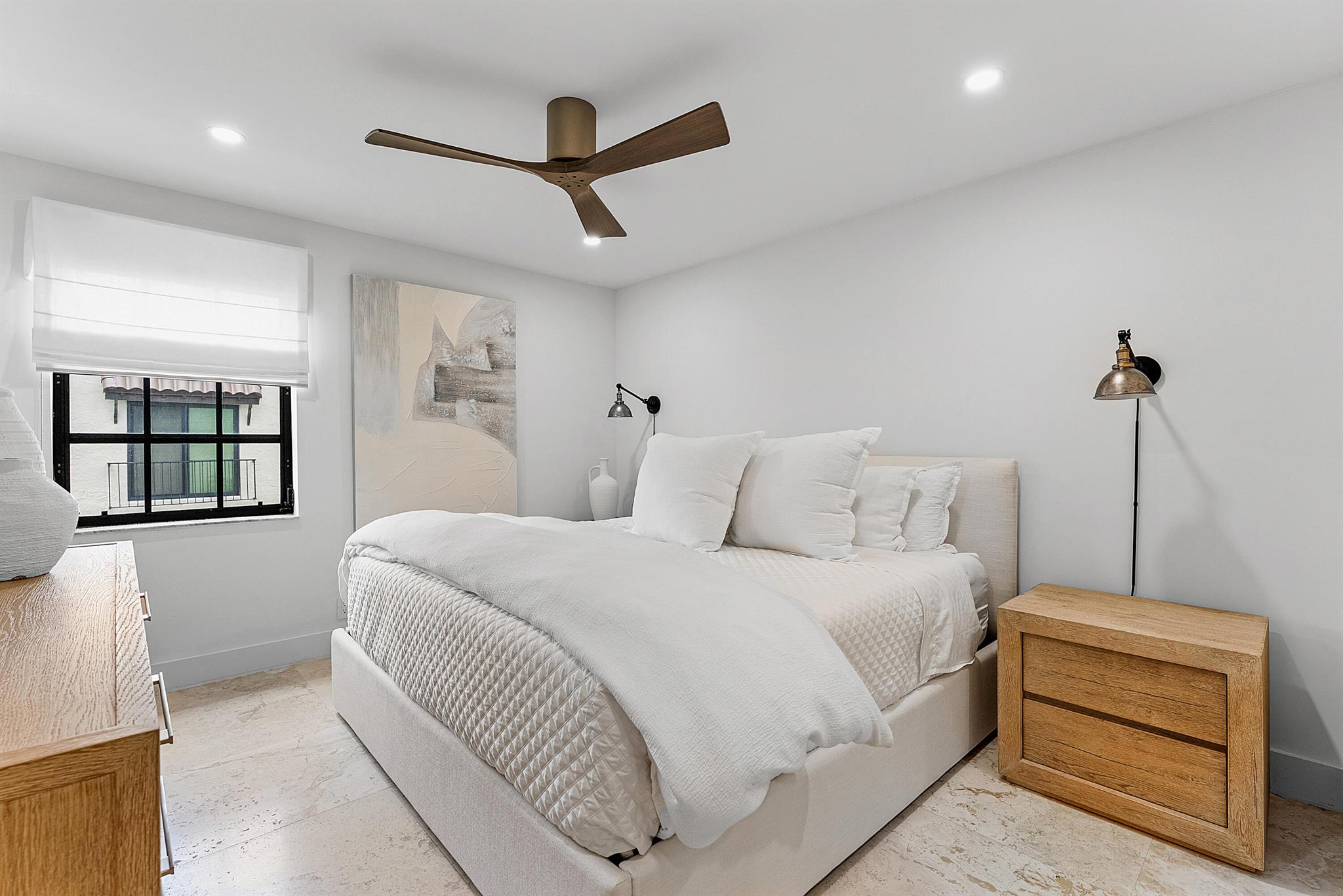 JARDIN DEL MAR COND - Residential