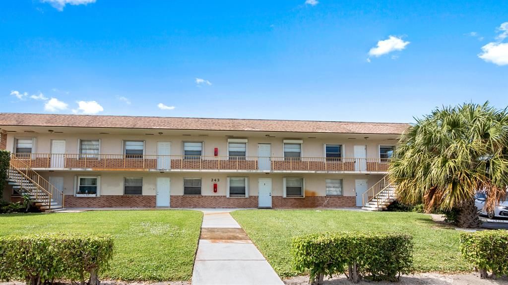 Photo of 243 Castlewood Drive #5, North Palm Beach, FL 33408 (MLS # R10755929)