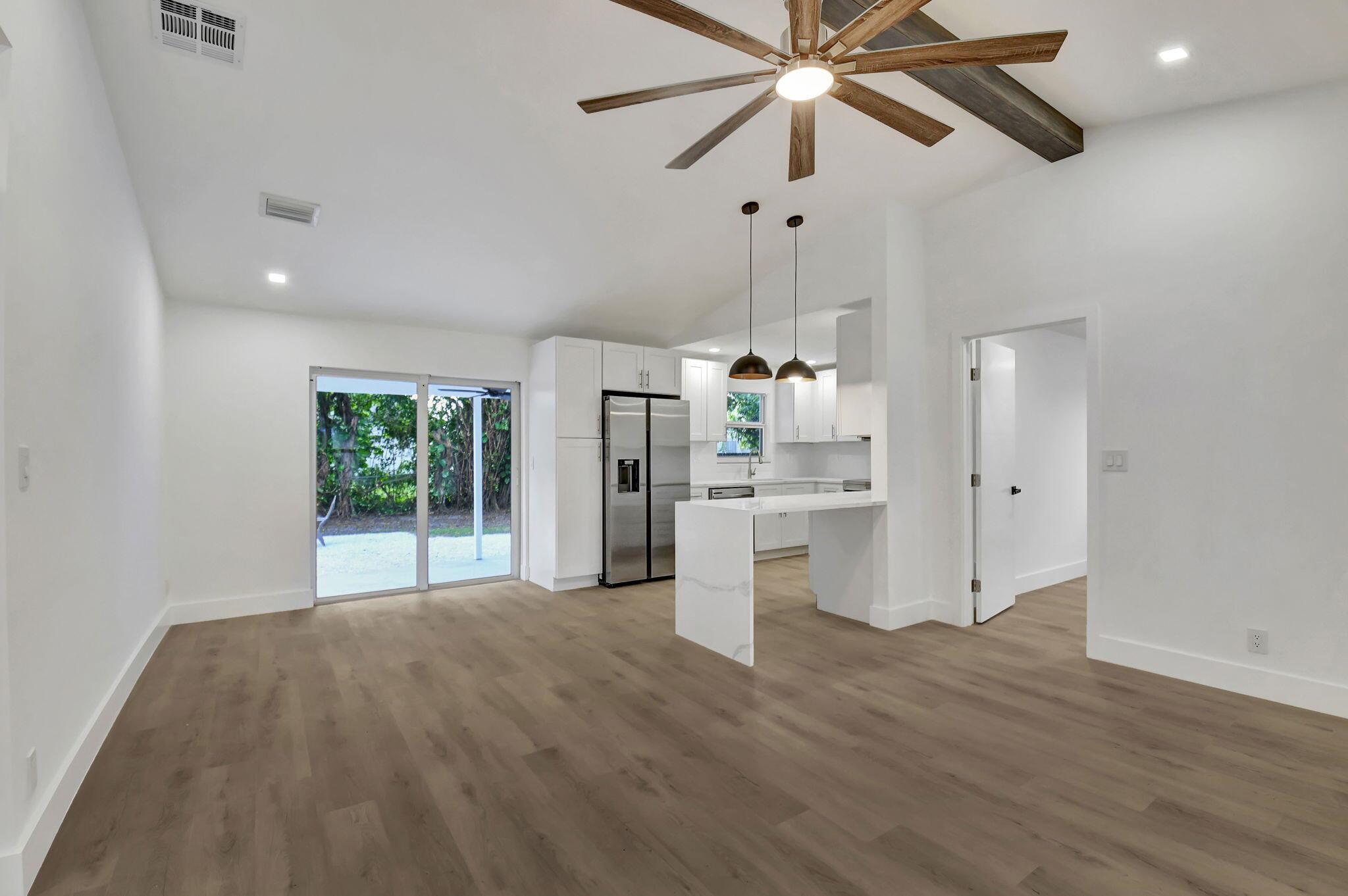 5456 Sunrise Boulevard