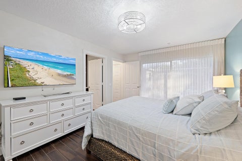 Tiny photo for 11403 Myrtle Oak Court, Palm Beach Gardens, FL 33410 (MLS # B26090540)