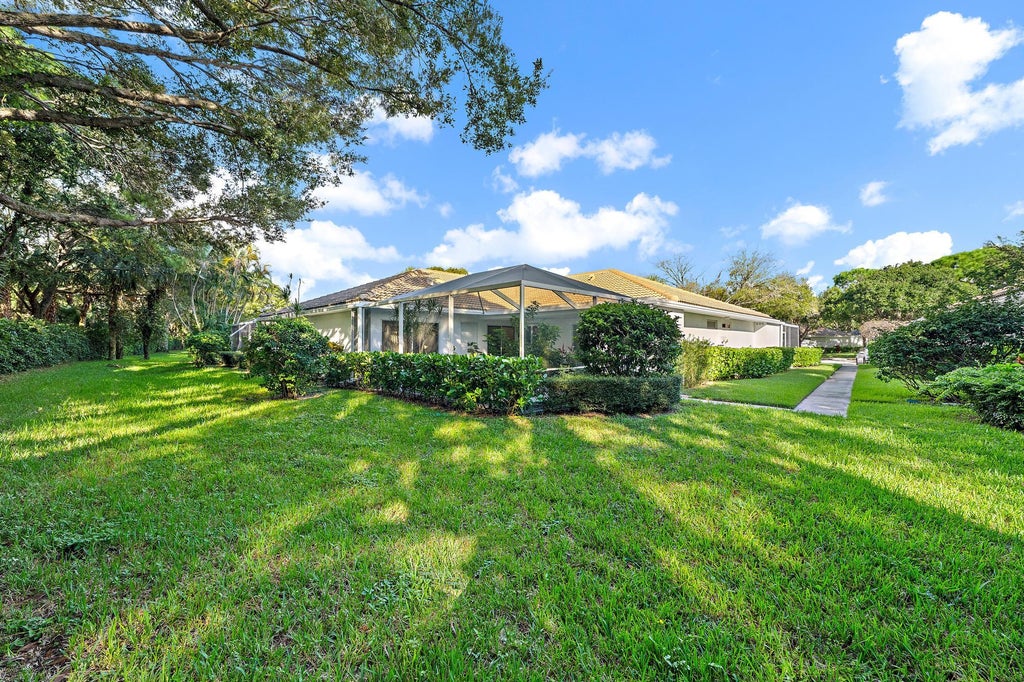 Photo of 11403 Myrtle Oak Court, Palm Beach Gardens, FL 33410 (MLS # B26090540)