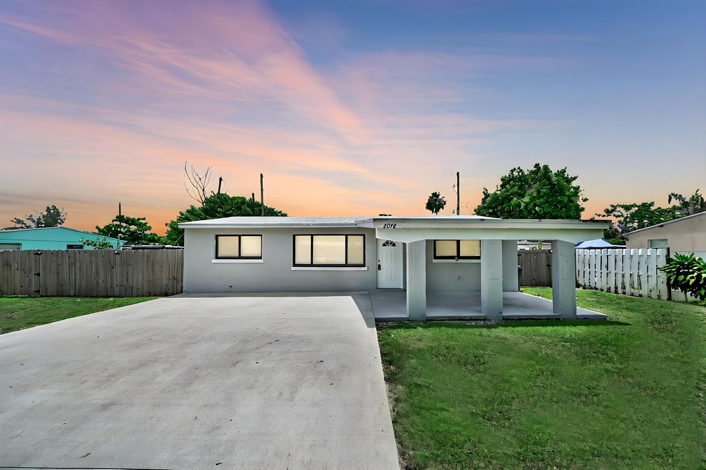 Photo of 2078 Bonnie Drive, West Palm Beach, FL 33415 (MLS # R11009524)