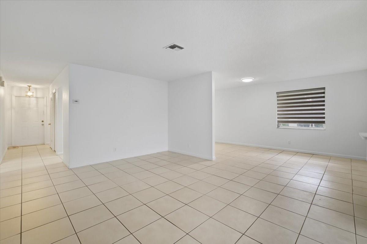 CORAL SPRINGS LAKES - Residential Lease