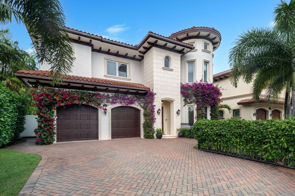 Photo of 229 Edmor Road, West Palm Beach, FL 33405 (MLS # B26003435)